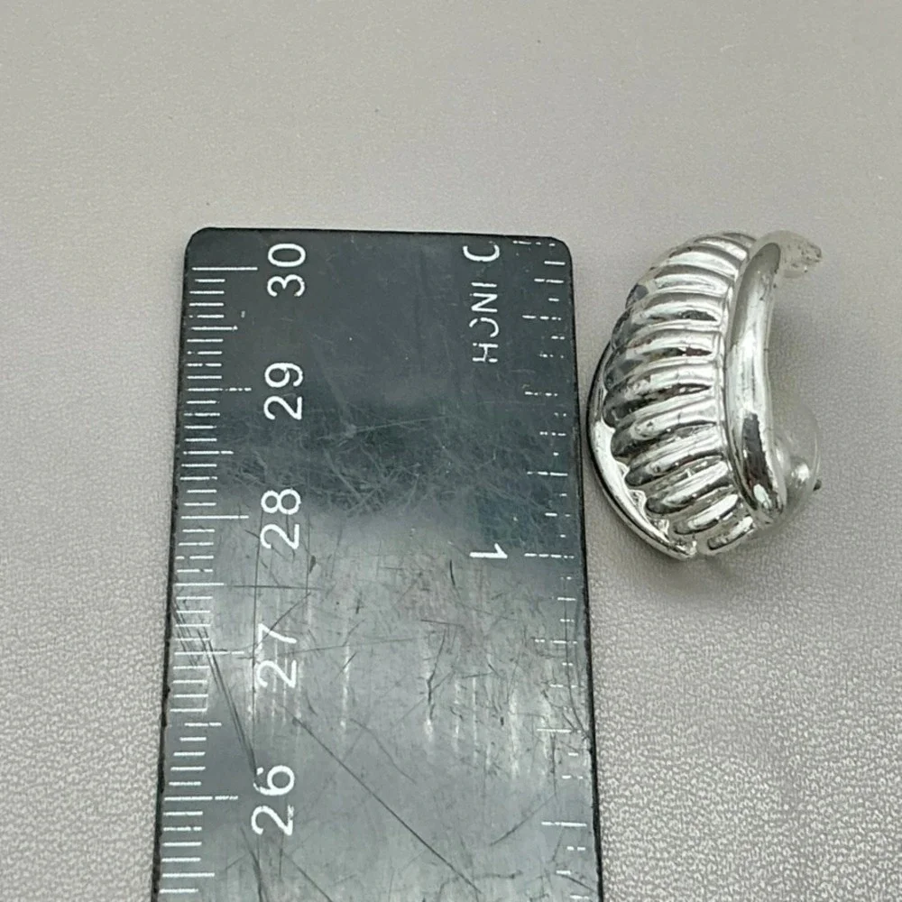 Napier Vintage Earrings Silver Tone Ribbed Dome Pierced Statement Chunky 1